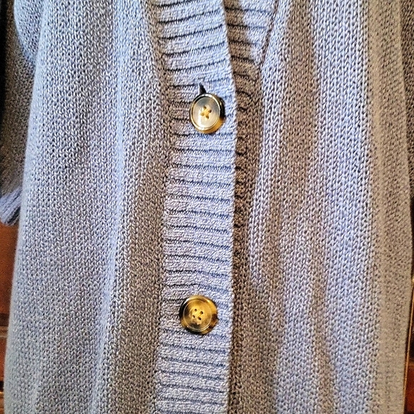 Tribal button-down short-sleeved cardigan. - Picture 2 of 5